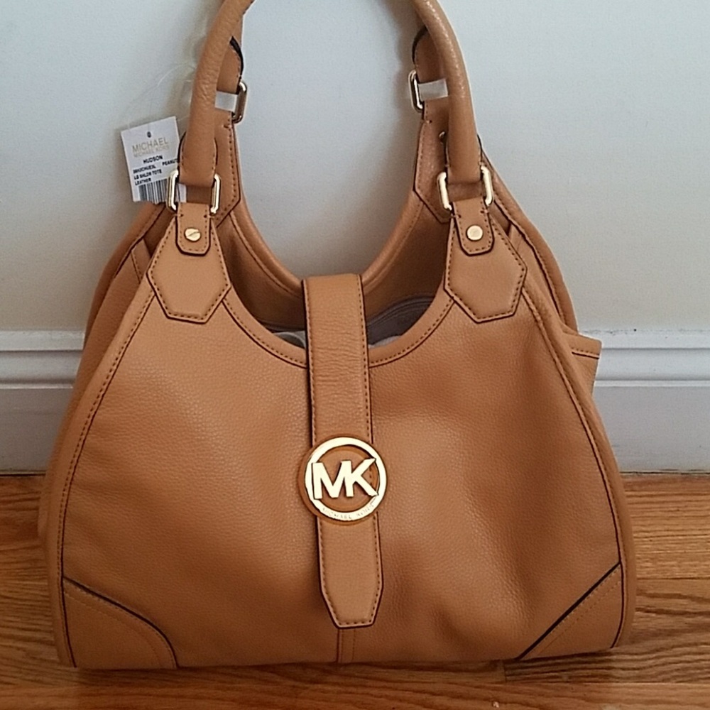 Micheal Kors Bag - Picture 1 of 3
